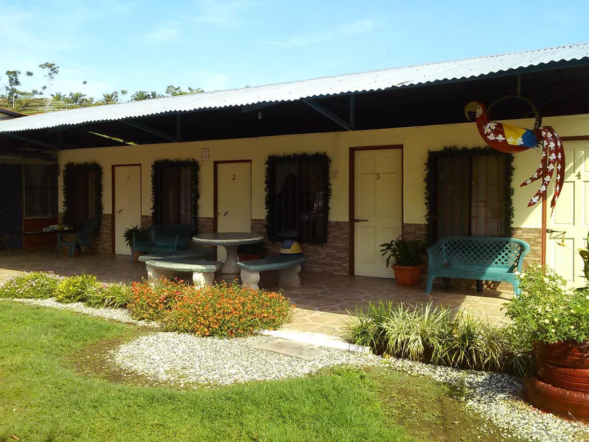 Hotel Margarita Sierpe Екстер'єр фото
